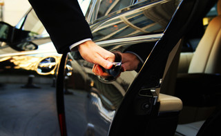 Prywatny transfer na lotnisko. Transport do Katowice Pyrzowice i Kraków Balice Indywiudalny i prywatny transfer na lotnisko. Oferujemy przewóz na Katowice Pyrzowice i Kraków Balice.  Dla osób prywatnych i dla firm.