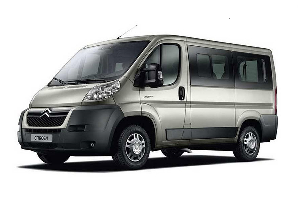 VAN 8 pasażerów 9 cio osobowy VAN 8 pasażerów 9 cio osobowy Kraków Airport Transfer do miasta przewóz osób taxi bus pociąg autobus tani transport UBER TAXIFY