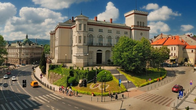 Shuttle service do / z Bielska Białej. Pickup z lotniska. Przewozy do portu lotniczego Balice KRK i Pyrzowice KTW, a także Okęcie WAW. 